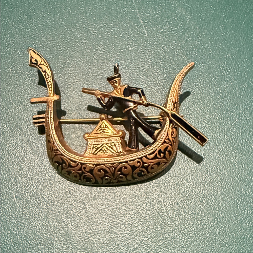 Fine Vintage Damascene Gondola Pin Brooch 30$